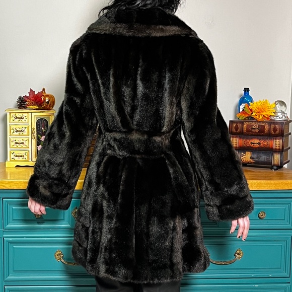Brown faux fur coat - Picture 4 of 4